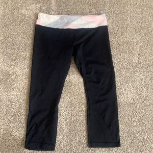 Practically new lulu Leggings worn one time!